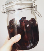 靈芝怎么吃——靈芝黑棗泡酒
